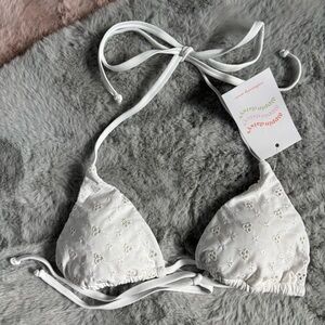 Dippin daisys triangle white eyelet bikini top